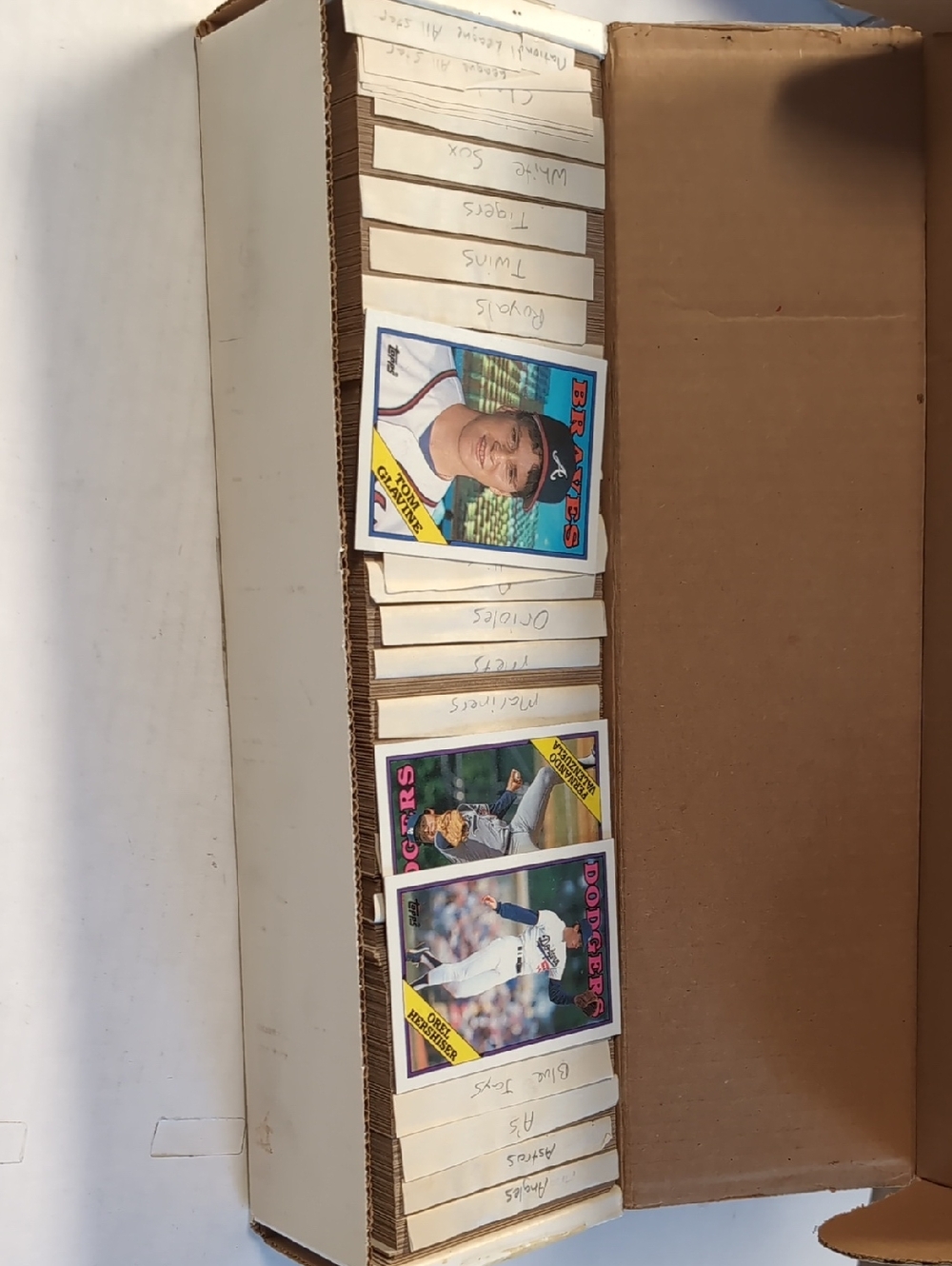 750+ 1988 Topps Baseball Card Assortment In Team Order. Close To A Set MINT